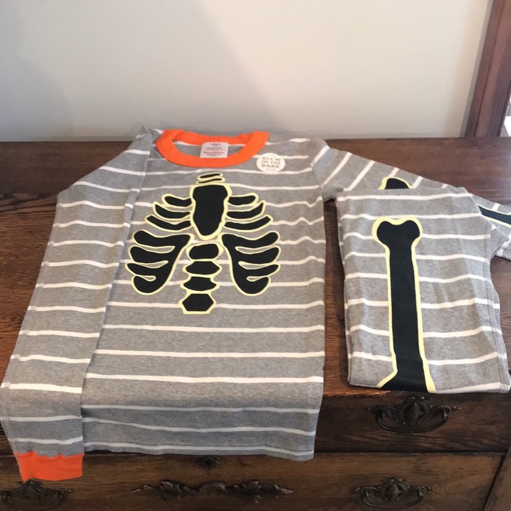 COPY - HANNA ANDERSON boys pajama set.